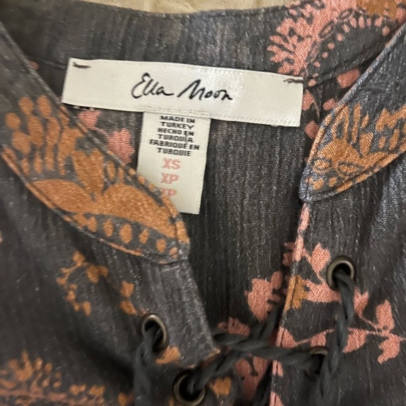 Gray/ Peach Paisley Boho Sleeveless Lace Drawstring Neckline X-Long Tunic Top - Picture 6 of 7